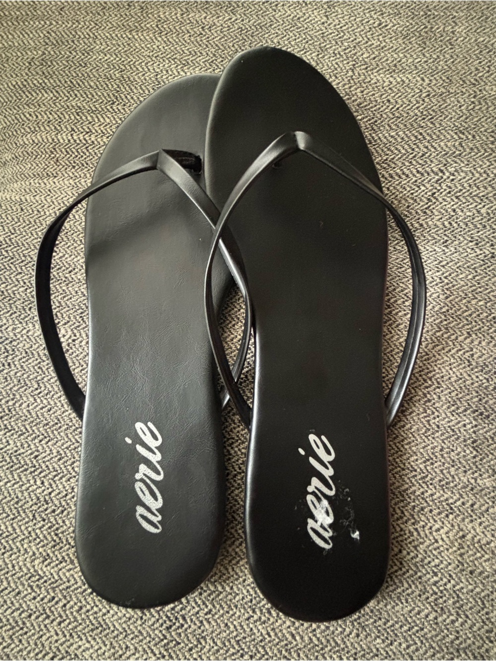 NWOT Aerie Black Slim-Strap Women's Sandals
